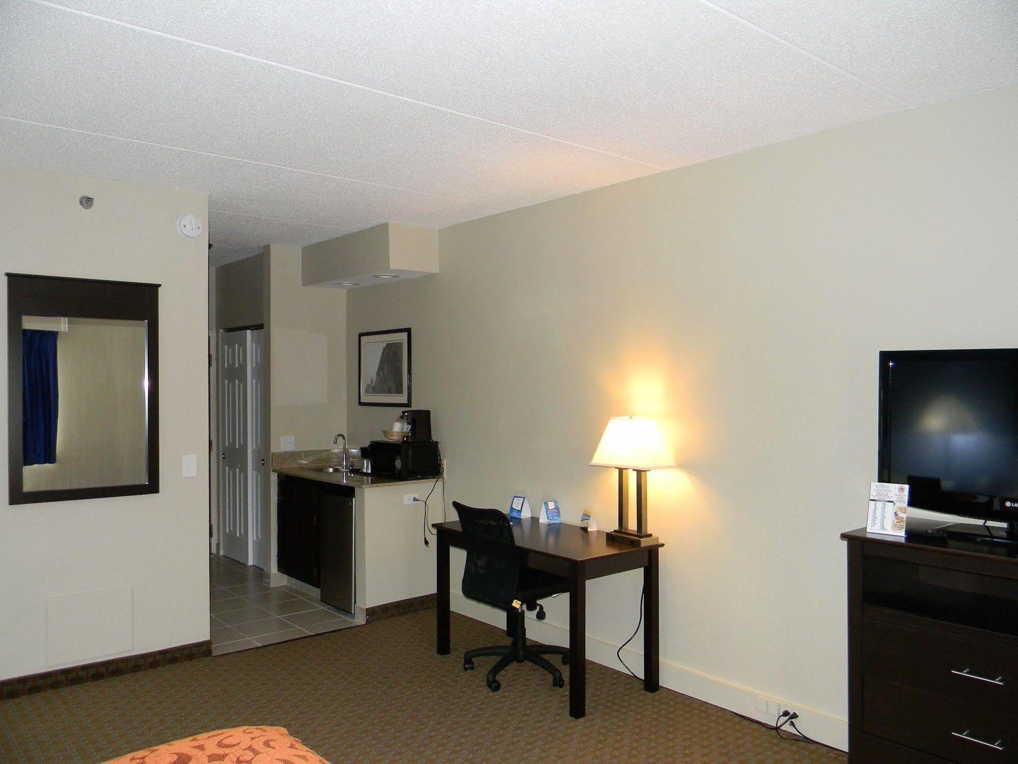 Comfort Inn & Suites Mundelein-Vernon Hills Экстерьер фото